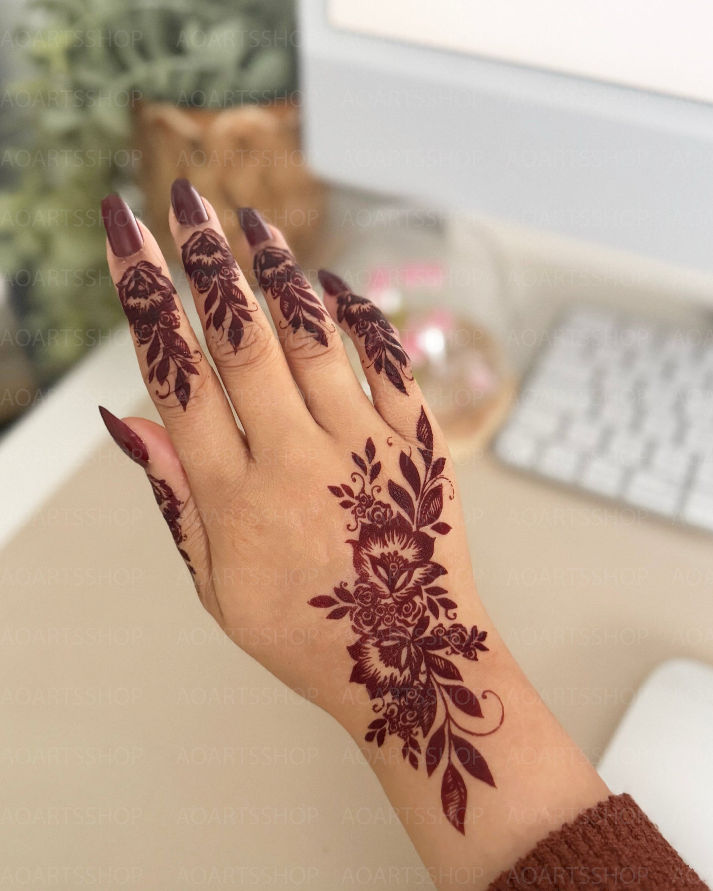 Silk Screen Stencil: DUNYA (Both hands)