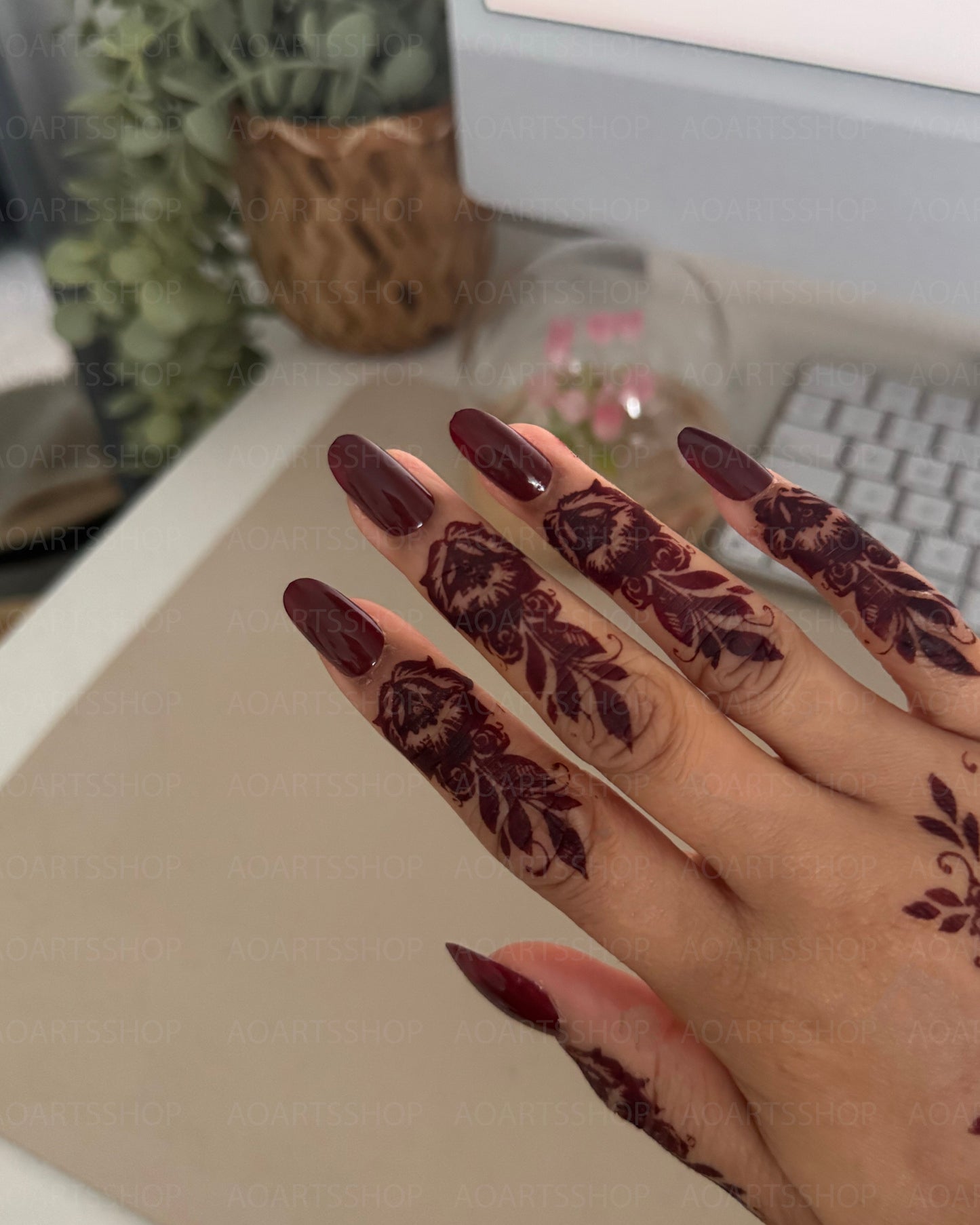 Silk Screen Stencil: DUNYA (Both hands)