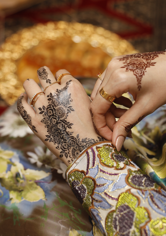 Black Henna Tattoo: MONA